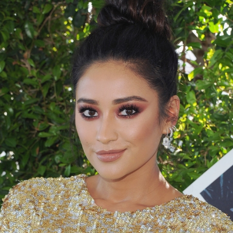 Shay Mitchell makeup how to